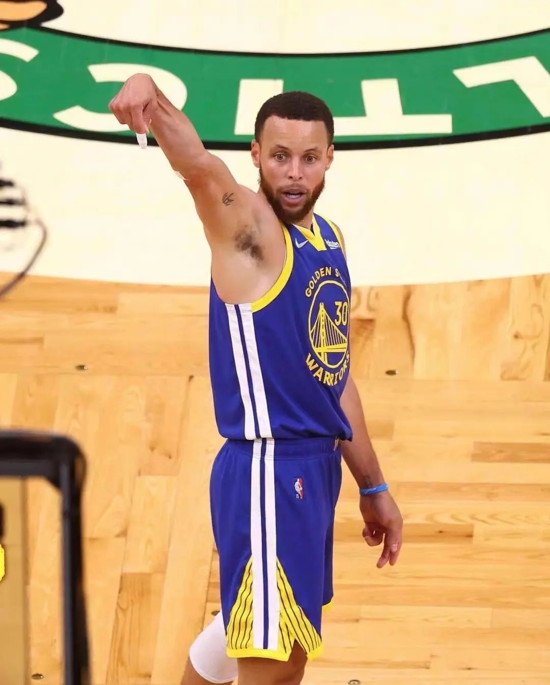 九游娱乐-包含萨拉赫赛事官方发布比分优势明显新规，快船争议不断！的词条